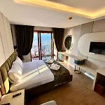Castello By Mediterra Apartahotel