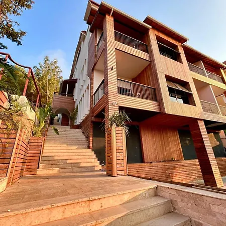 Castello By Mediterra